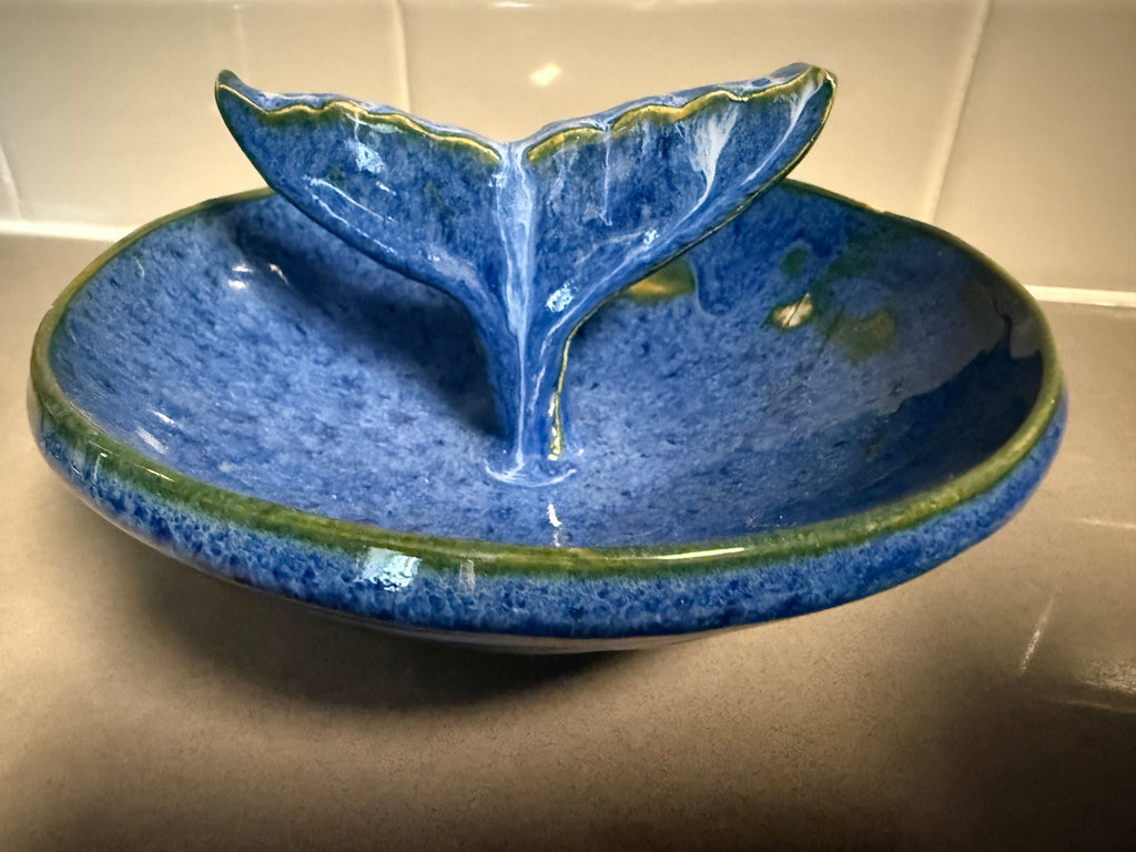 Whale tail bowl