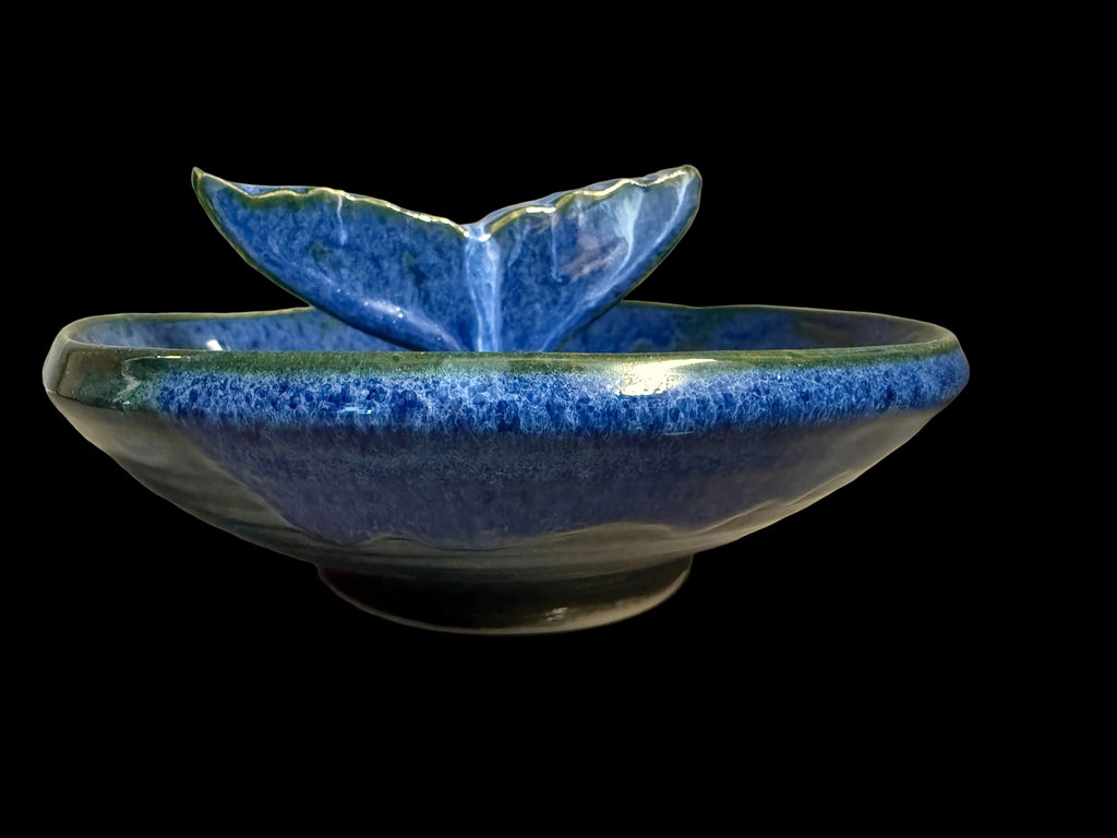 Whale tail bowl