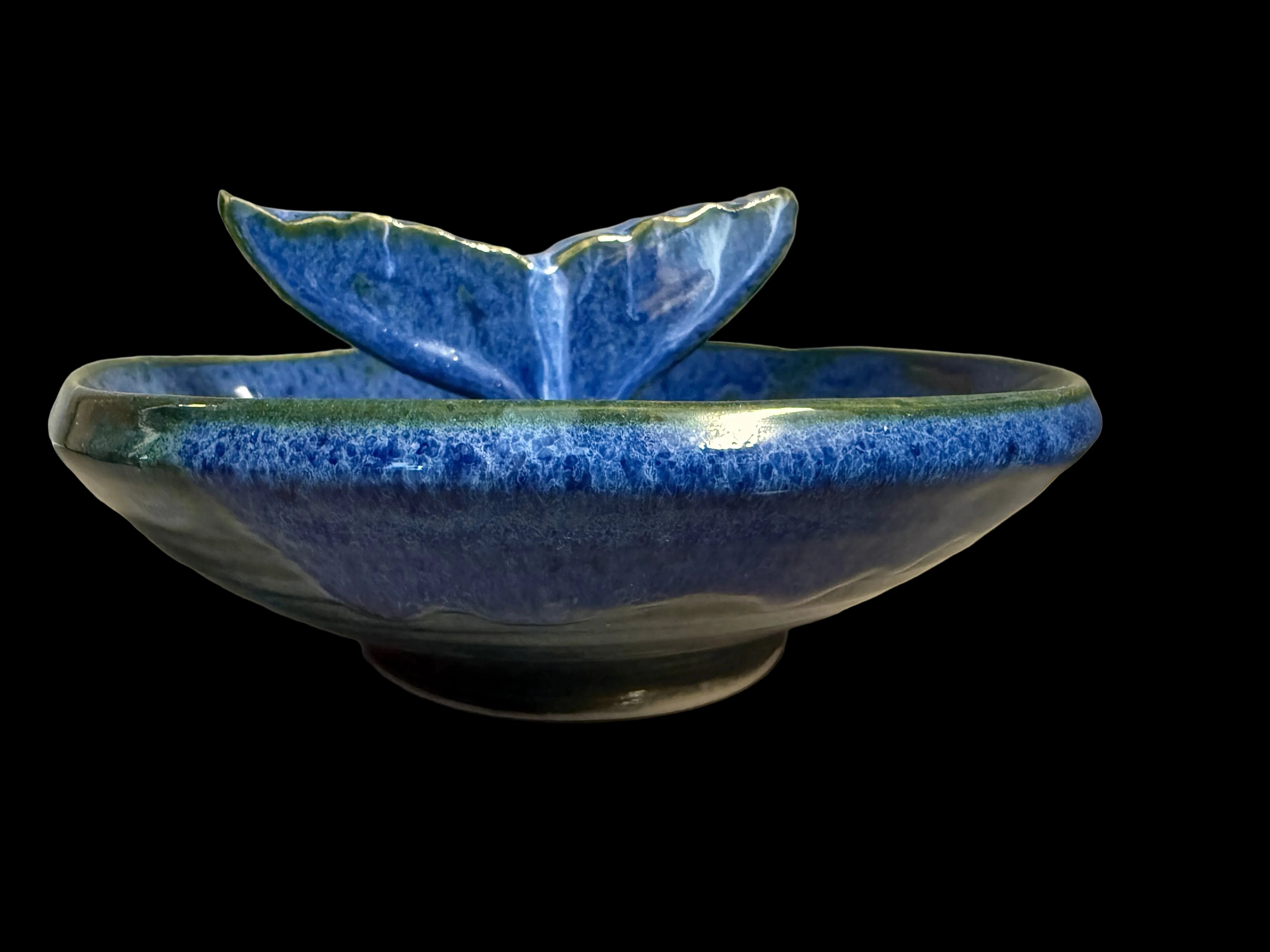 Whale tail bowl